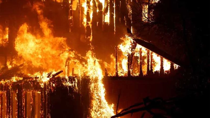 إجلاء 90 ألف شخص