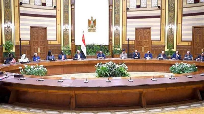 السيسي يستقبل المشاركين