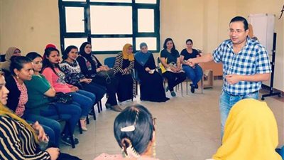قومي المرأة بالمنيا يدرب سيدات 4 قرى على الحرف اليدوية والمشروعات