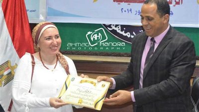 تكريم رئيس قسم الآثار بجامعة دمنهور