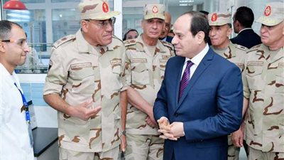 عاجل .. الرئيس السيسي يفتتح مصنعين بـ