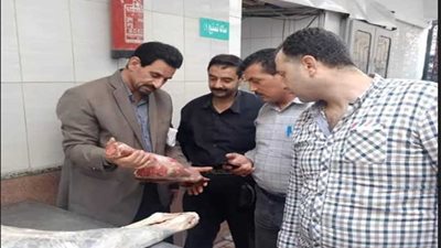 ضبط لحوم تحمل أختامًا مزورة ومواد غذائية غير صالحة بالبحيرة