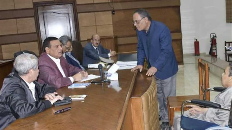 محافظ البحيرة يلتقي