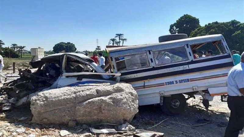 مصرع وإصابة 7 أشخاص