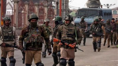 بدء سريان قرار التقسيم وإلغاء الحكم الذاتي في كشمير الهندية