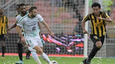 الأهلي يفوز على الاتحاد 2-1 في 