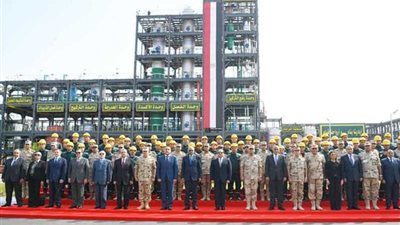 نشرة 24.. الرئيس السيسي بين 