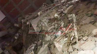 العناية الإلهية تنقذ 5 أسر في انهيار عقار ببنها