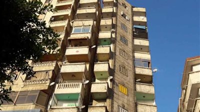 بوابة روزاليوسف ترصد مأساة العقار المائل والعقارات المجاورة له بغرب الإسكندرية