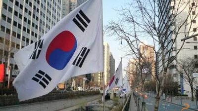 كوريا الجنوبية تنتشل مروحية سقطت بالقرب من جزر متنازع عليها مع اليابان