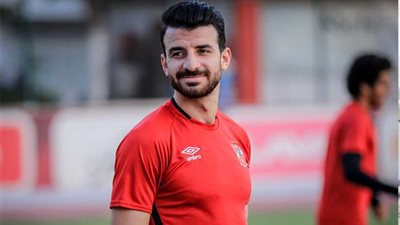 مستشار طبي ألماني يوصي بالتمهل في عودة مدافع الأهلي من الإصابة