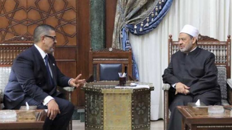 البرلمان الدولي يشيد