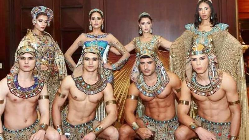 عرض أزياء فرعونية