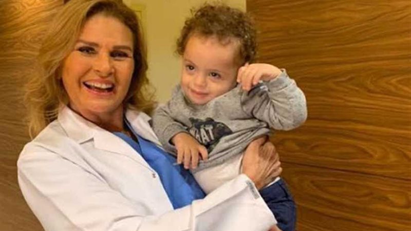 يسرا تدعم أطفال متلازمة