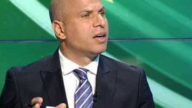 صخرة الدفاع يشيد