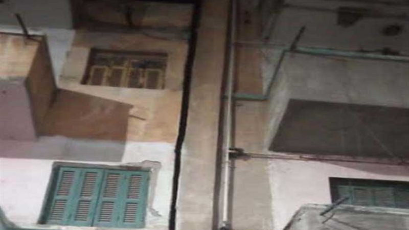 إخلاء عقار مائل بدمنهور