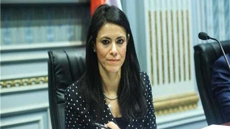 وزيرة السياحة تشارك