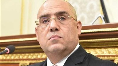 وزير الإسكان: جارٍ تنفيذ 19 محطة لتحلية مياه البحر بطاقة إجمالية 375 ألف م۳ يومياً