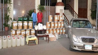 ضبط متهمين بالجيزة يصنعان 