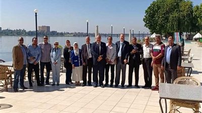 وضع حجز الأساس لنادي أطباء قنا