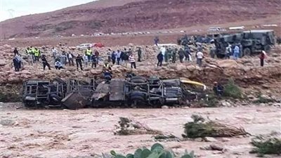 مصرع وإصابة 45 شخصًا إثر انقلاب حافلة في واد غربي الهند