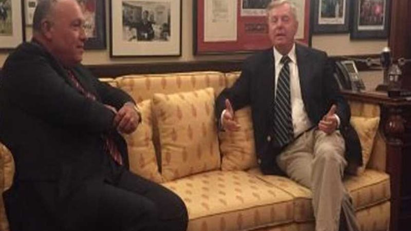 وزير الخارجية يبحث