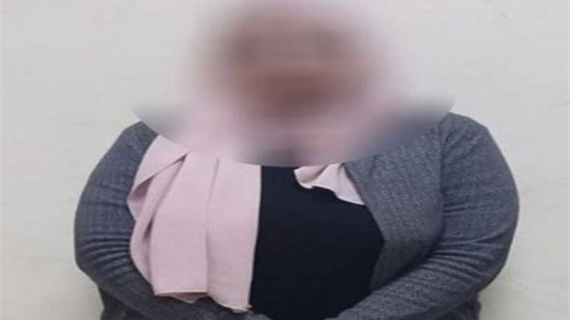 سيدة تستولي على 2.5