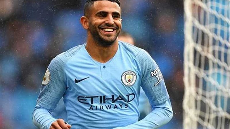 «محرز» يقود تشكيل