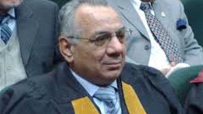 عاجل.. عالم مصري يفوز بالجائزة الدولية للتميز بالجهاز الهضمي والكبد بالهند