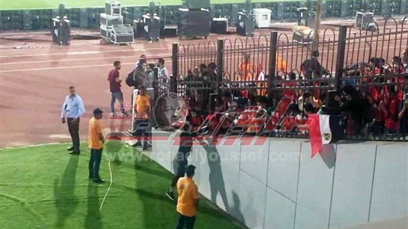 بعد هتافهم له..أكرم