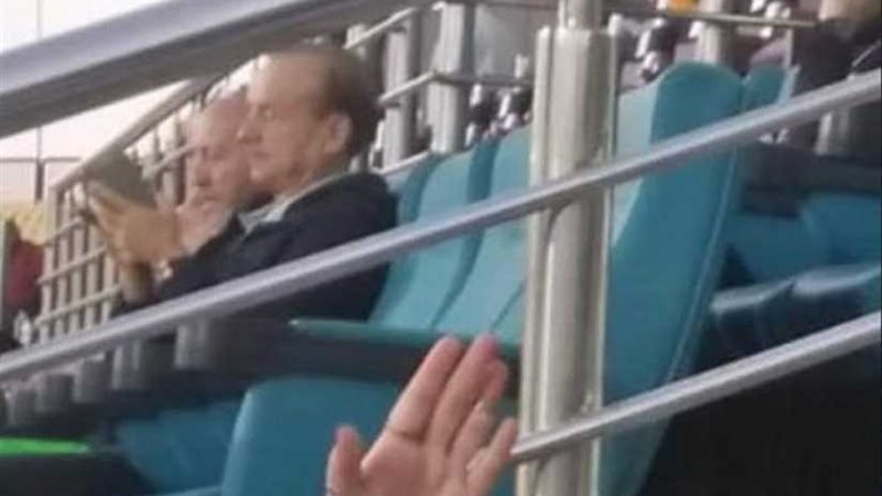 مساندًا للنسور الخضر..