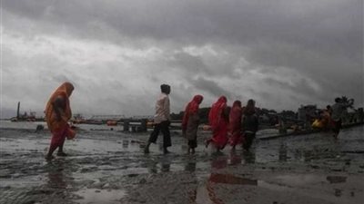 14 ضحية ومليونا لاجئ.. كوارث 