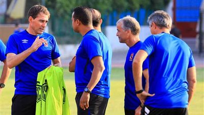 فايلر يجتمع بالجهاز المعاون للاتفاق على ودية جديدة للأهلي