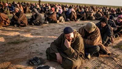 تركيا تبدأ ترحيل مقاتلي داعش إلى بلدانهم الأصلية وأمريكي أوّل المْبعدين