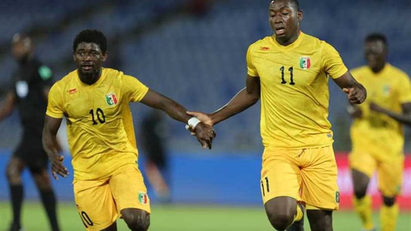 إبراهيما كوني يقود