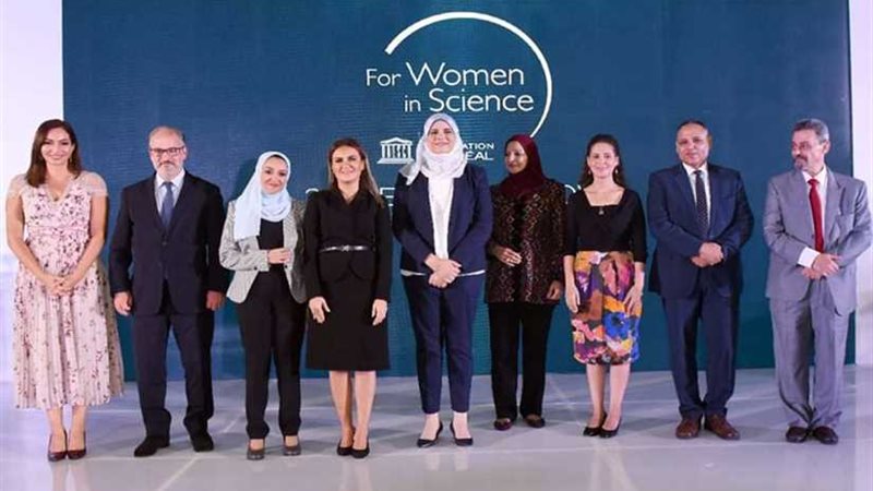 وزيرة الاستثمار تكرم