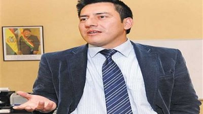 وزير دفاع بوليفيا يعلن استقالته بسبب الاحتجاجات المستمرة بالبلاد