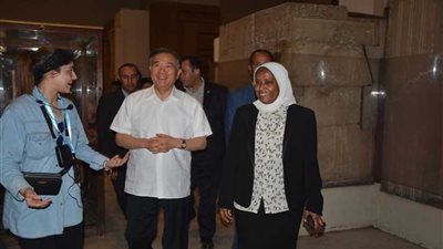 رئيس المجلس الاستشاري الصيني يزور المتحف المصري بالتحرير