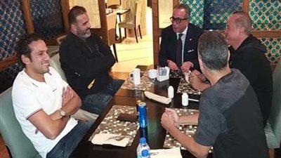 الجنايني وفضل وعبدالله في مقر إقامة المنتخب الأولمبي..