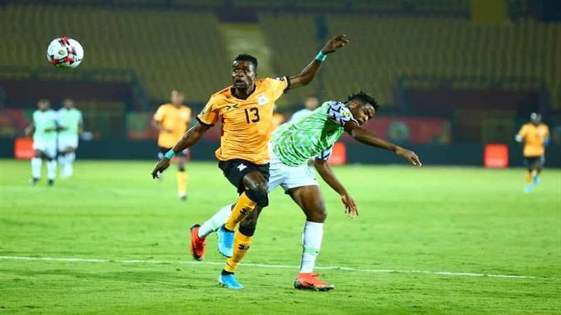 النسور يقتنص أول