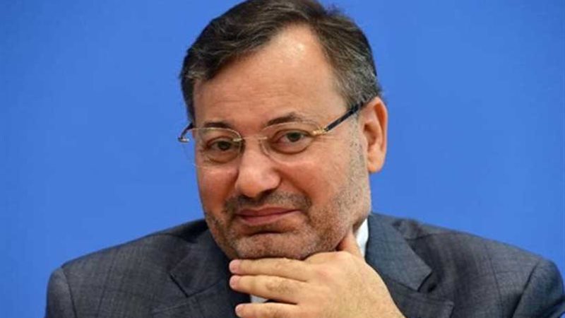 مذيع الجزيرة يفضح