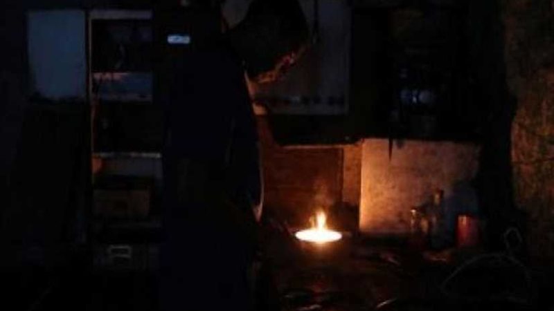 قطع التيار الكهربائي