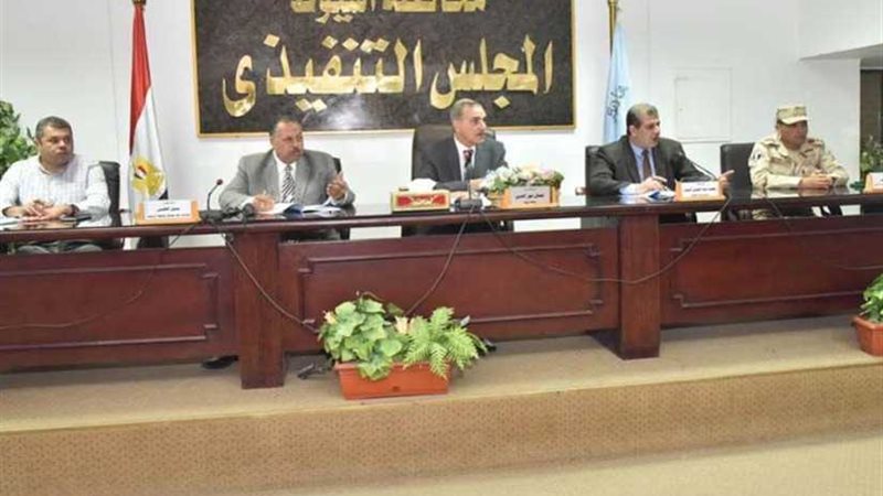 محافظ أسيوط: مدرسة