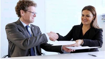 مصر وسويسرا توقعان مذكرة تفاهم للتعاون في إزالة الألغام وتنمية المناطق المتضررة بالساحل الشمالي الغربي