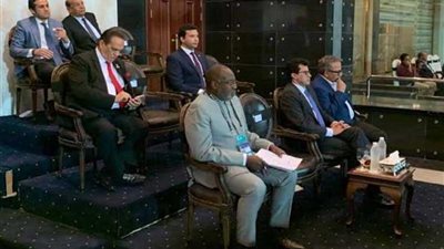 وزير الرياضة يؤازر المنتخب الأوليمبي أمام الكاميرون.. (صور)