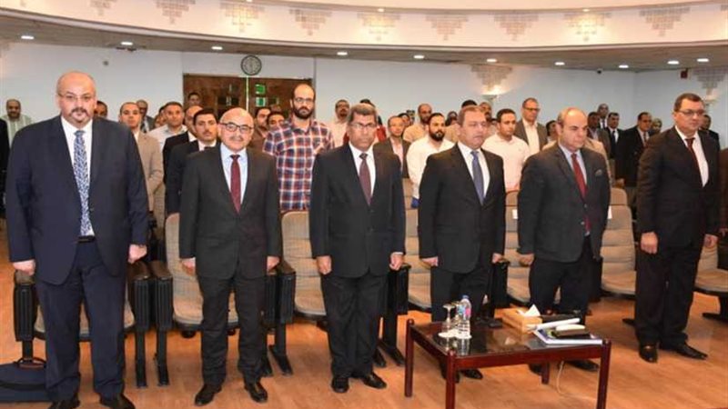 معلومات الوزراء يعقد