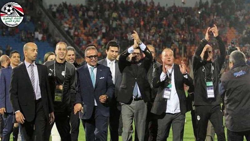 وزير الرياضة والجنايني