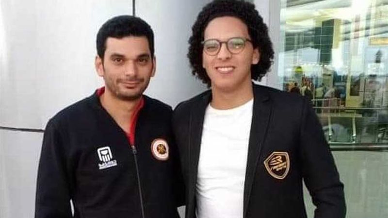 قمر يطير إلى الجزائر