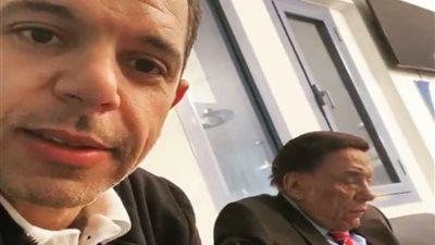 شاهد..عادل إمام يظهر في فيديو للرد على شائعة وفاته