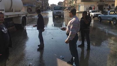 بالصور..سحب 140 ألف متر مكعب من مياه الأمطار من شوارع العريش